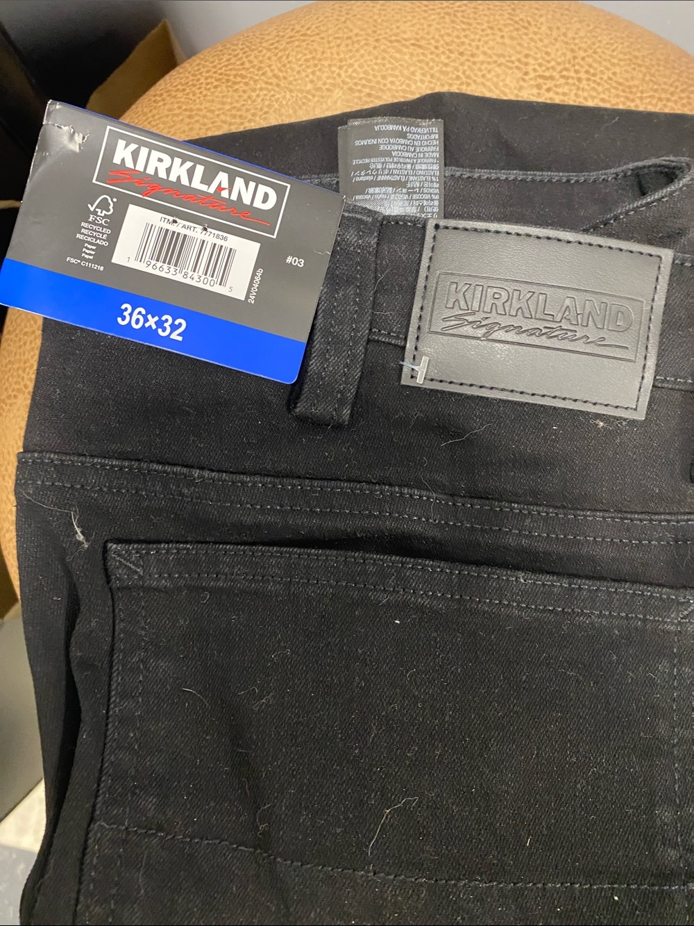 Kirkland Signature Men's Black relaxed fit straight Leg Jeans